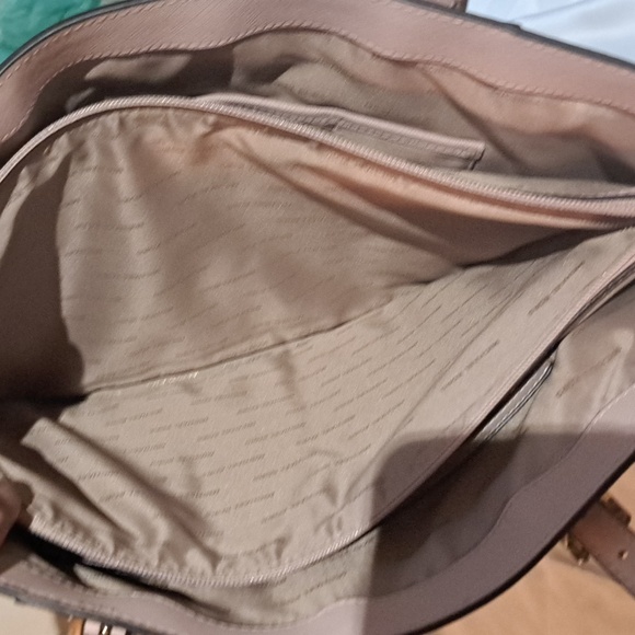 🎆 SALE NEW Michael Kors Pink Jet Set Shoulder Bag w Gold Hardware EC - Picture 12 of 16